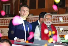 Modi-Macron hold roadshow, visit heritage sites in Jaipur