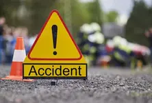 Private bus overturns on Ahmedabad-Vadodara Expressway, two dead