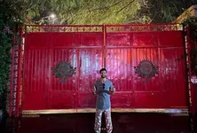 Ravindra Jadeja posts photo posing in front of Dhoni’s house in Ranchi