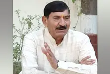 BJP’s Mohan Kundaria holds press conference, compares LS candidature with ‘toy’