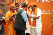 Key Gujarat AAP leaders join BJP ahead of LS polls