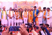 Ahead of polls, Congress leader Farsu Goklani joins BJP in Gujarat