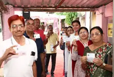 Officer suspended for sharing pics from polling booth; 45% turnout till 1 pm in MP