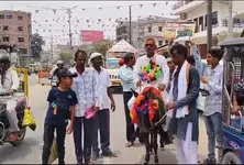 Independent candidate takes donkey ride to campaign in Bihar’s Gopalganj