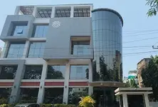 I-T officials raid offices of infra company in Gujarat