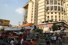 Firefighters rescue 100 from fire at CG Road complex