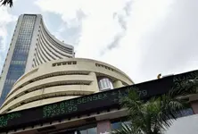 Sensex, Nifty trade lower on negative global cues