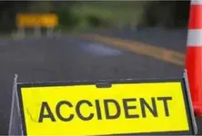 40 injured as bus overturns on Lucknow-Agra Expressway, falls into ditch