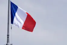 Hung parliament looms for France, violence breaks out on streets