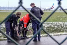 Flight operations resume after massive disruptions at Frankfurt Airport by climate activists