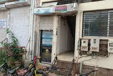 Students claw for air, space in 5K cramped tuition classes in Ahmedabad