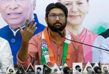 ‘If anything were to happen…’ Jignesh Mevani hints danger from IPS Pandian