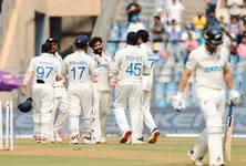 India slump to 86/4 after Jadeja, Sundar bowl out New Zealand for 235