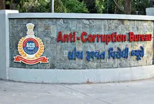 GST officer in Vapi caught accepting a bribe from builder