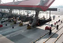 Gujarat transport body calls for boycott of toll from Dec 21, 19 lakh commercial vehicles threaten not to pay tax