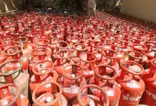Illicit gas cylinder refilling scam uncovered in Ahmedabad