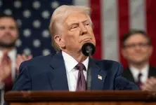 Trump announces 25% tariff on imported cars