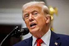 Trump warns Iran against pursuing nuclear weapons amid ongoing diplomatic talks