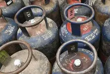 Commercial LPG prices cut, no relief in domestic cooking gas after hike in April