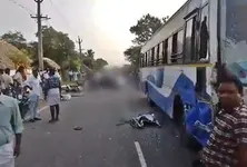 Four killed in head-on collision with bus in TN's Tiruvarur