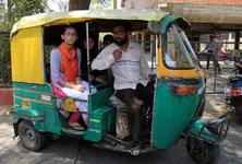 Rickshaws without meters face crackdown in Ahmedabad