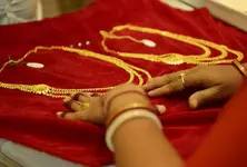 Woman loses gold jewellery worth ₹3.15 lakh in rickshaw theft, driver and accomplice absconding