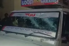 Gau rakshaks create stir near Delhi Darwaja over alleged illegal animal transport