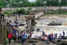 Bridge across Indrayani river near Pune collapses at least 20 tourists swept away