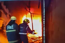 Over 1,000 shops gutted in devastating fire at Kolkata’s Khidirpur