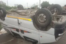 School van with overloaded kids collides with car on S P Ring Road, both drivers booked