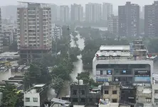 Surat receives highest rainfall in 24 hours, red alert issued for 10 Gujarat districts