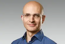 Apple appoints Indian-origin Sabih Khan as new chief operating officer