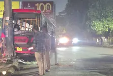 AMTS bus rams into streetlight  near Jamalpur Bridge, driver injured