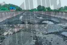 Potholes persist in Godrej Garden City and Nikol despite AMC’s ₹10 crore allocation