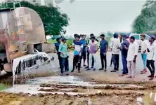 Sabar Dairy short of 1.6 million litres in milk collection as farmers’ protest enters  5th day