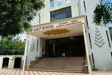 Class 10 girl jumps from second floor of Navrangpura school