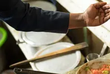 Salt warning labels on restaurant menus key to fight heart, kidney disease: The Lancet