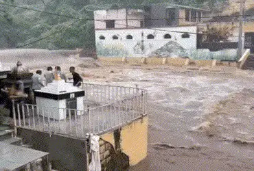 Pilgrim entry banned in Damodar Kund after 3 inches of rain in 2 hours in Girnar