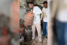 Ahmedabad Crime Branch busts illegal gas refilling racket, two arrested