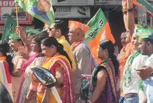 NDA’s Bihar bandh: Women party workers lead protests, seek apology from Rahul Gandhi, Tejashwi Yadav