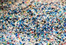 Scientists develop new optical device to detect, measure nanoplastics