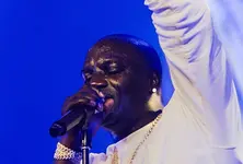 Ahead of their 29th wedding anniversary, Akon’s wife files for divorce