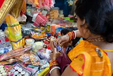 Thousands of stalls selling crackers in Gujarat pending fire NOC