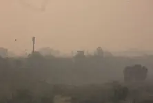 Smog chokes Delhi NCR as AQI breaches 400 mark in several places