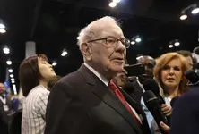 ‘Going quiet’, stepping up philanthropy, writes Warren Buffett in farewell letter