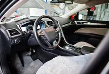 Trader’s car window smashed, ₹6 lakh cash, mobile phone stolen in Ahmedabad