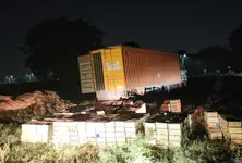 Eicher truck abandoned on SP Ring Road with ₹1.5 crore liquor consignment