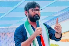 Congress workers turn against Jignesh Mevani in Patan, party office locked amid protest