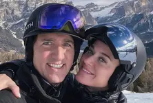 Romance in the snow: Katy Perry, Trudeau’s photos capture attention