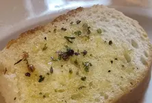 Customer alleges dead fly in garlic bread at Sindhu Bhavan cafe, files complaint with AMC